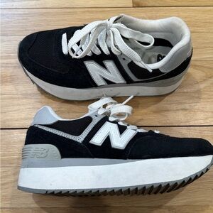 New Balance Black and Gray Sneakers